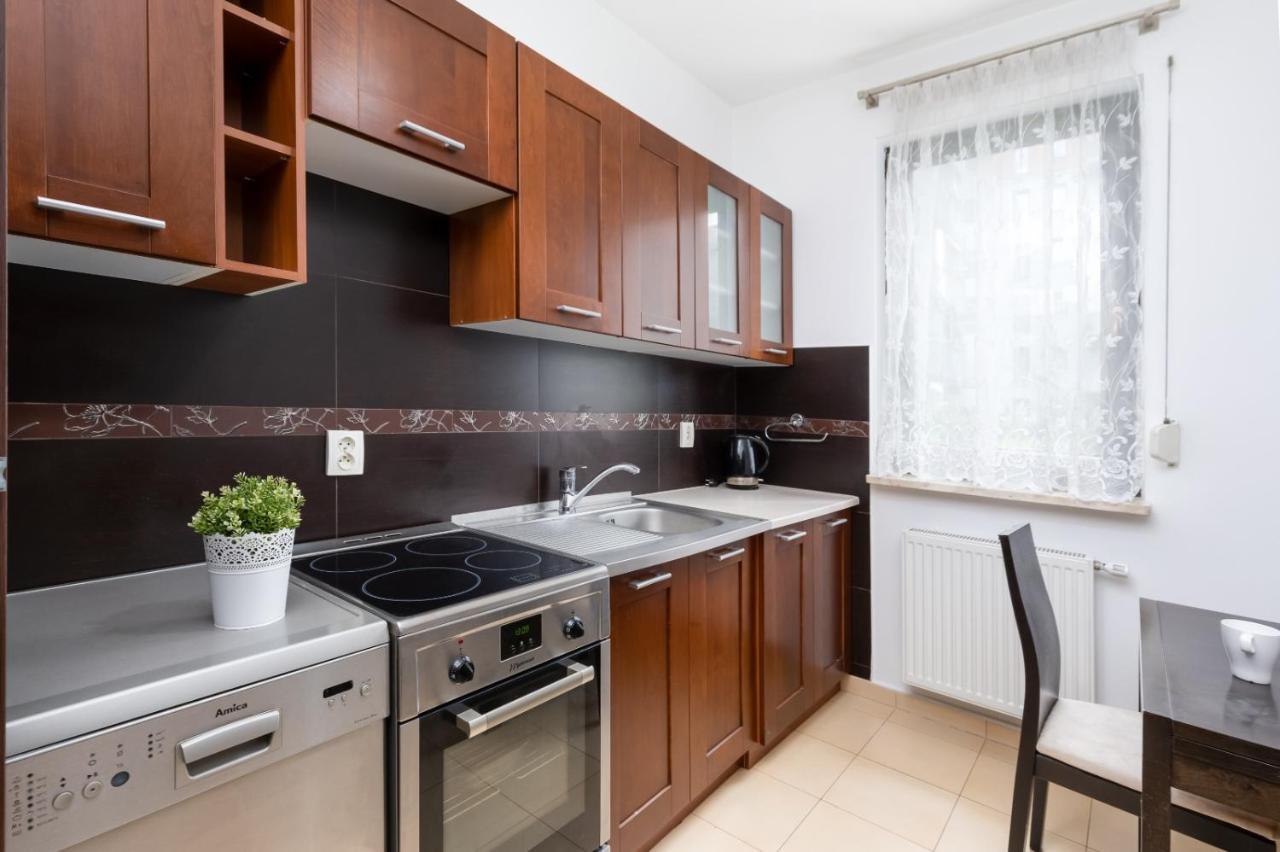 Apartament Z Bezplatnym Parkingiem I Bezplatnym Wifi Apartment